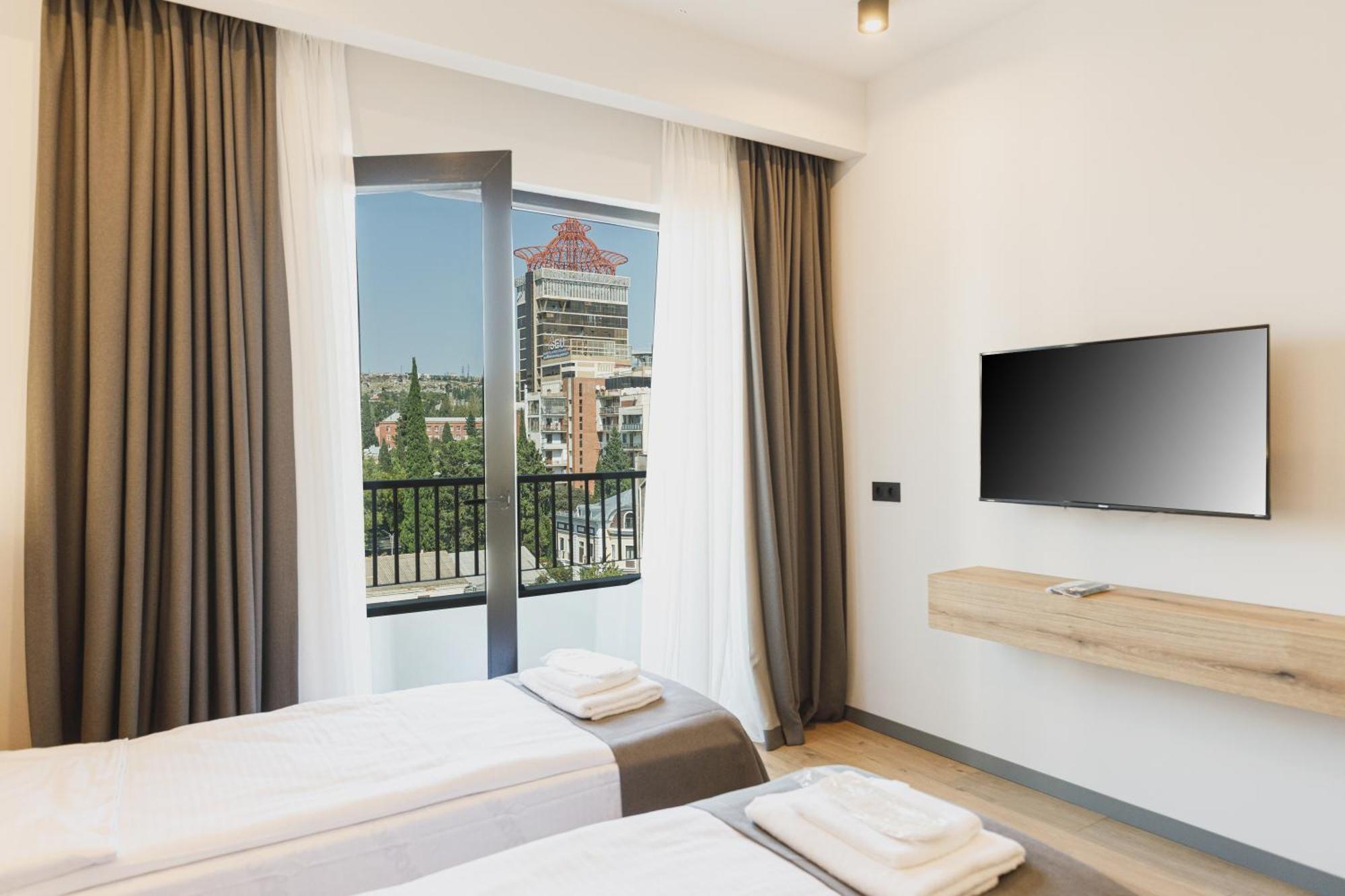 The Moon Hotel Tbilisi ภายนอก รูปภาพ